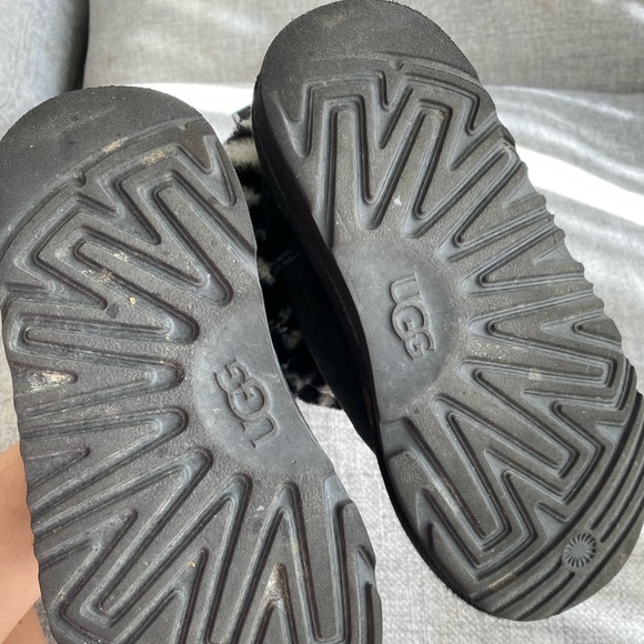 Uggs Fluff Mini Zebra Ugg Winter Boot in black and white size 12 - Picture 11 of 12